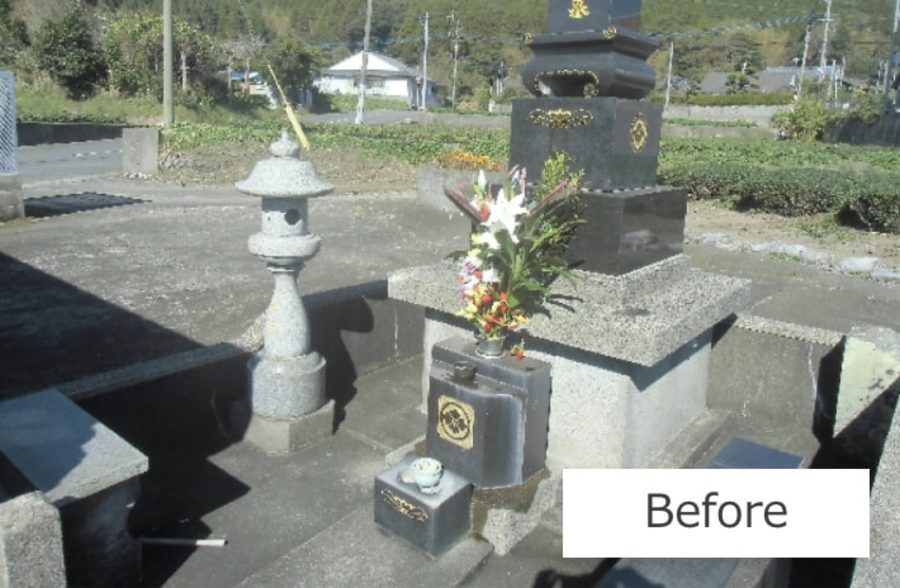 撤去前：墓石・灯篭のある墓地区画