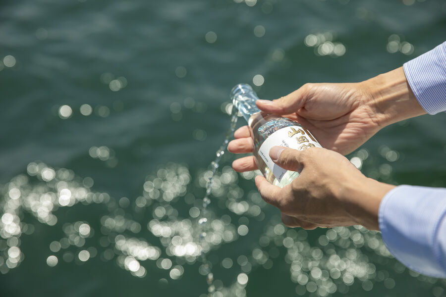Offering of water after the scattering